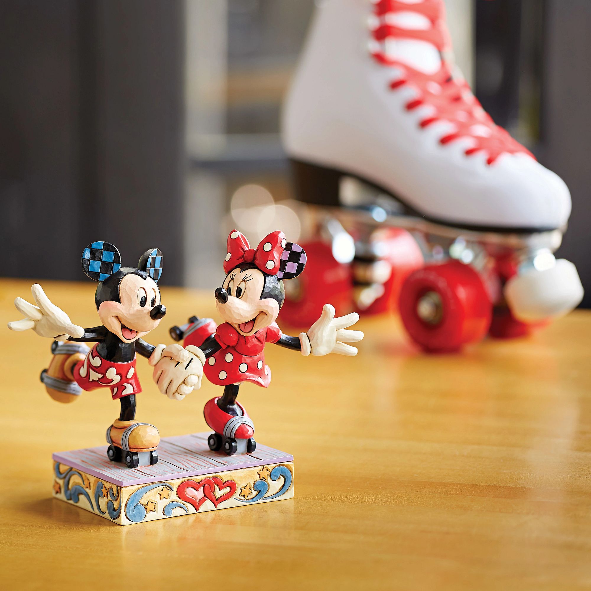 Mickey & Minnie Roller Skating – Jim Shore