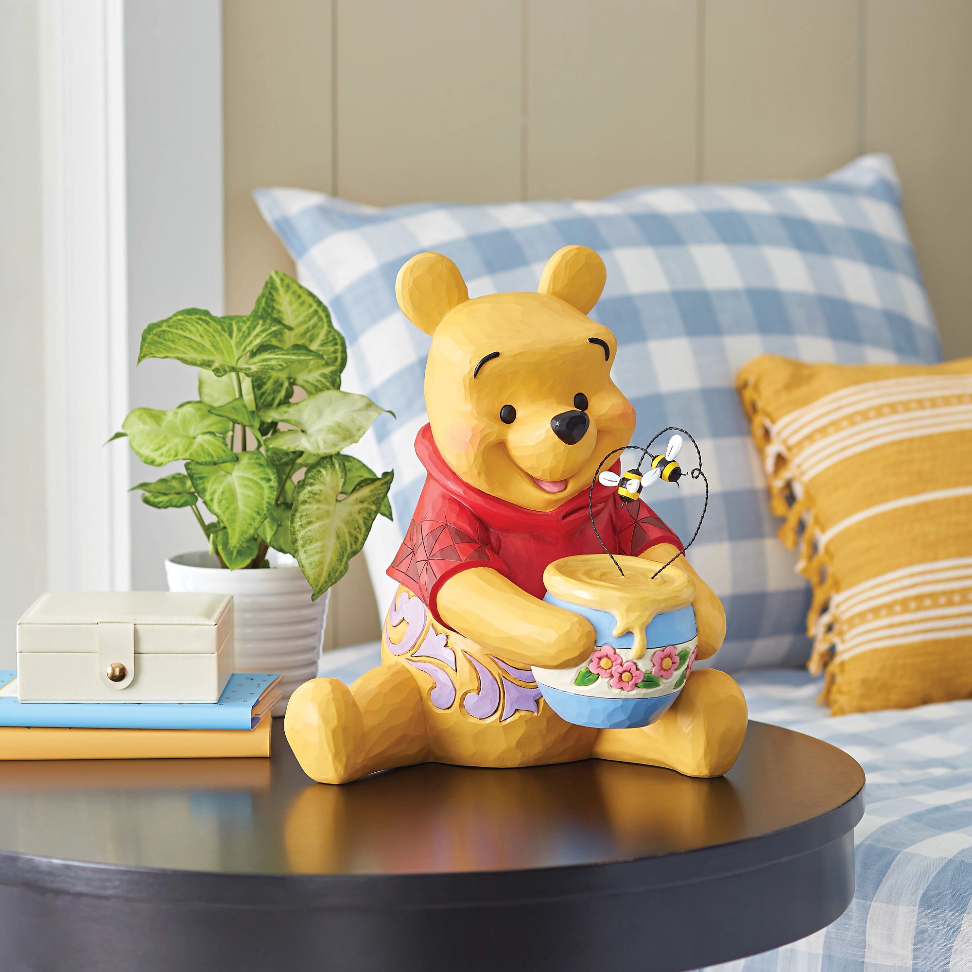 Pooh♡ Pooh with Honey Pot – Jim Shore