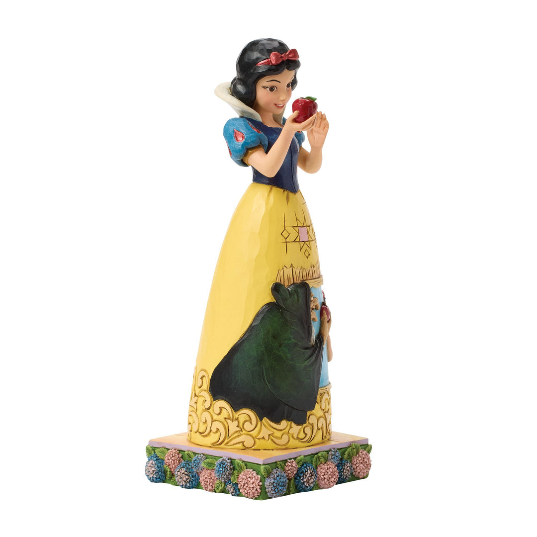 Snow White Apple with Scene